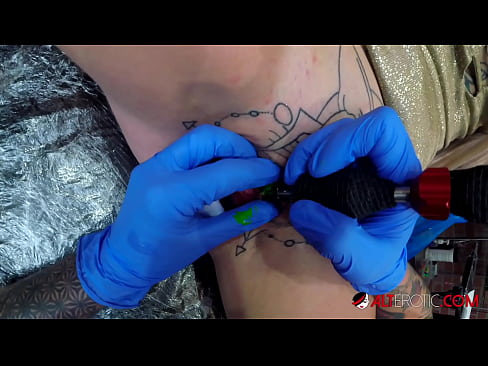 ❤️ An hottie thar a bheith tattooed Sully Savage fuair tattoo ar a clitoris ☑  Porn álainn  uainn ga.mailkassa.ru ️❤
