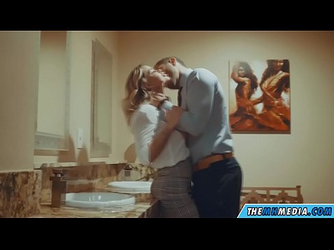 ❤️ Nuair a mheallann blonde busty tú i seomra scíthe poiblí ☑  Porn álainn  uainn ga.mailkassa.ru ️❤